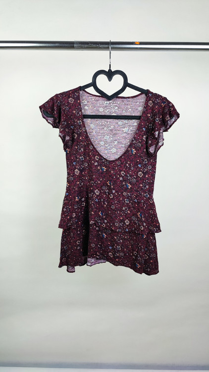 تیشرت زنانه گلدار زرشکی آستین پفی برند Aeropostale مدل یقه هفت گرید B فروشگاه زرماه گالری