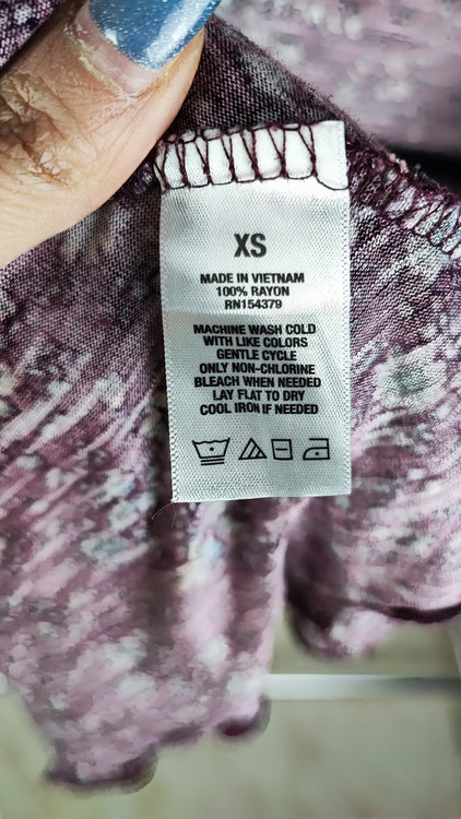 تیشرت زنانه گلدار زرشکی آستین پفی برند Aeropostale مدل یقه هفت گرید B فروشگاه زرماه گالری