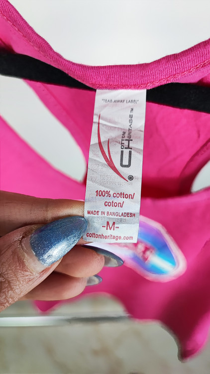 تاپ زنانه استوک خارجی برند کاٹن هریتیج رنگ صورتی سرخابی با لوگوی هاوایی مناسب سایز ۳۶ و