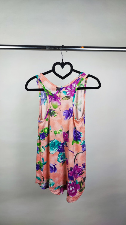 تاپ زنانه بند پهن استوک برند اکلیپس رنگ نارنجی با گلهای بنفش و سبز تنخور جلو کامل