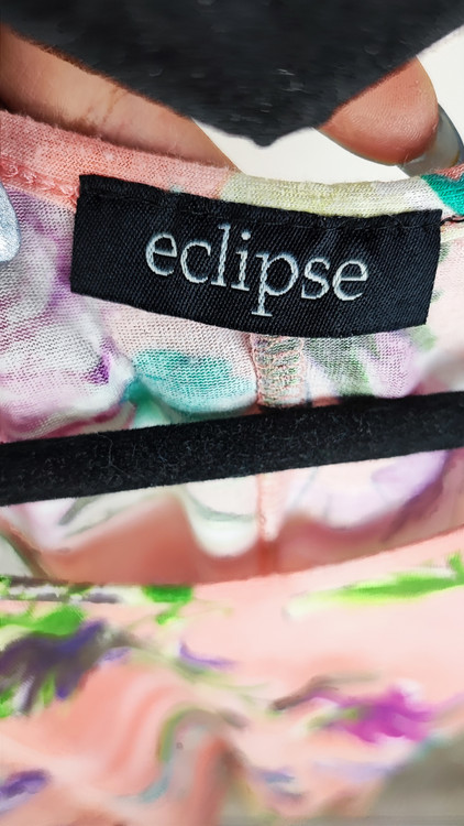 تاپ زنانه بند پهن استوک برند اکلیپس رنگ نارنجی با گلهای بنفش و سبز تنخور جلو کامل