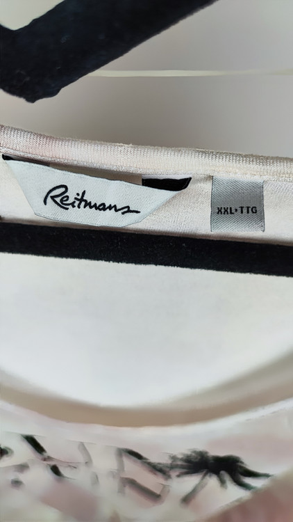 تیشرت زنانه وارداتی استوک برند Reitmans سایز بزرگ رنگ صورتی-سفید ابروبادی با چاپ نخل مدل Sun and Fun