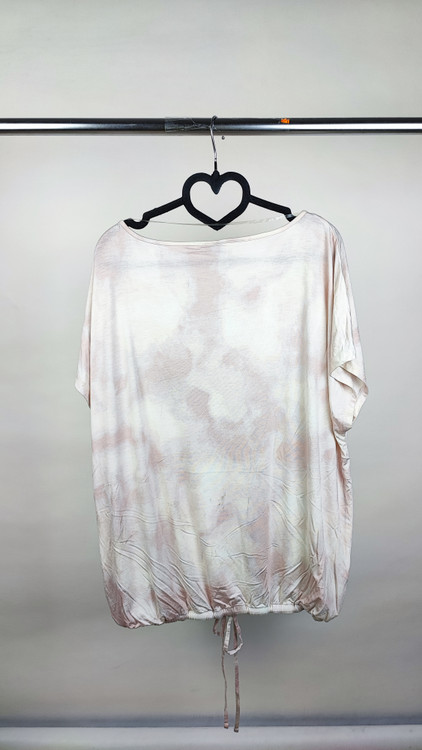 تیشرت زنانه وارداتی استوک برند Reitmans سایز بزرگ رنگ صورتی-سفید ابروبادی با چاپ نخل مدل Sun and Fun