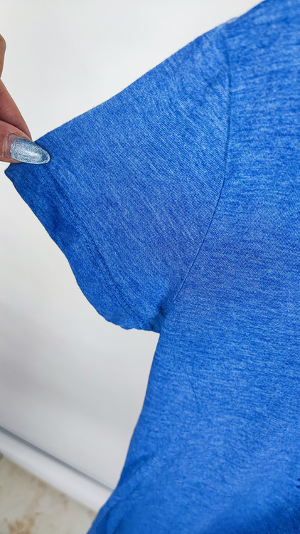 تیشرت زنانه یقه هفت برند Levelwear رنگ آبی ملانژ طرحدار استوک وارداتی گرید