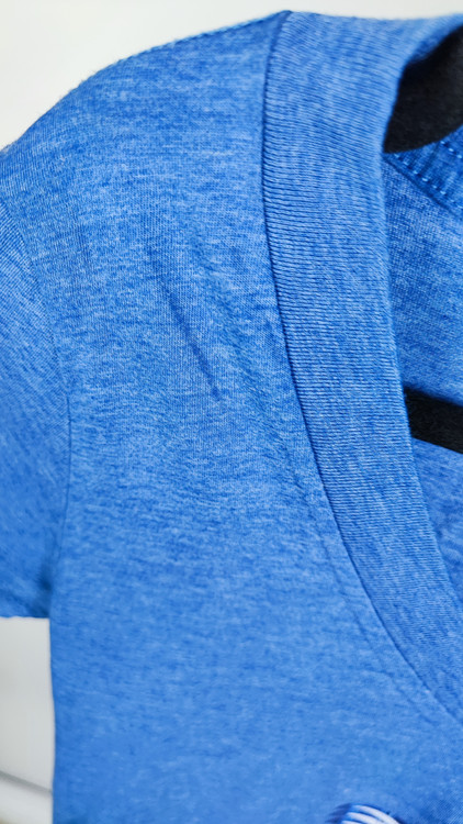 تیشرت زنانه یقه هفت برند Levelwear رنگ آبی ملانژ طرحدار استوک وارداتی گرید