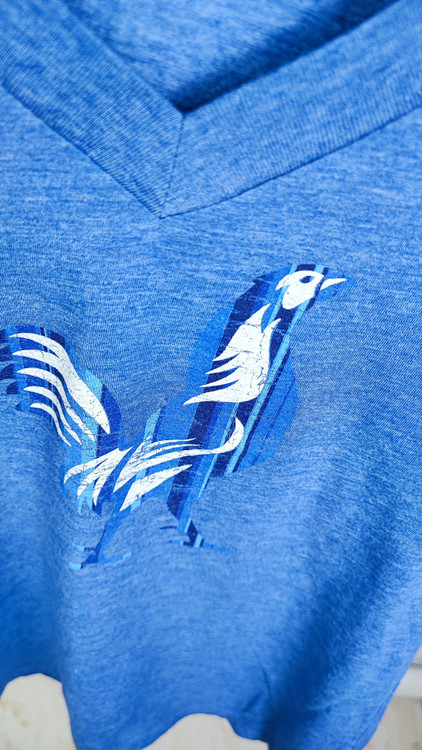 تیشرت زنانه یقه هفت برند Levelwear رنگ آبی ملانژ طرحدار استوک وارداتی گرید