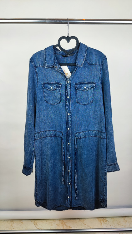 پیراهن جین زنانه استوک اروپایی برند ورومودا رنگ آبی متوسط میدی با آستین بلند و کمربند