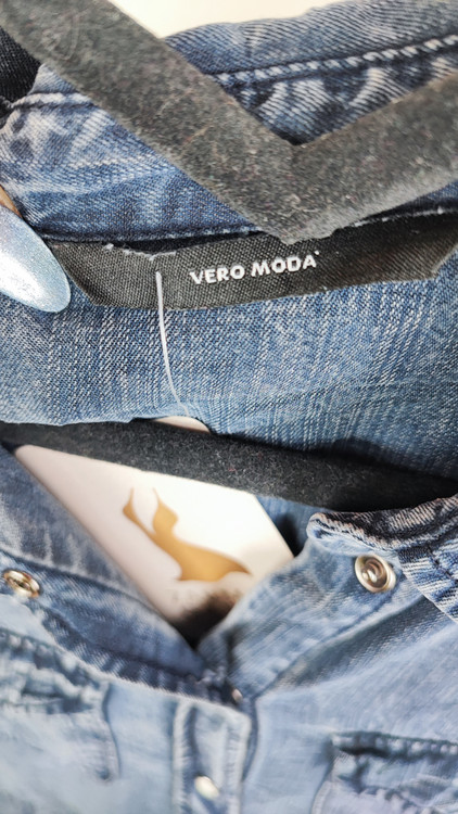 پیراهن جین زنانه استوک اروپایی برند ورومودا رنگ آبی متوسط میدی با آستین بلند و کمربند