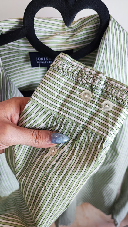 شومیز زنانه استوک برند جونز نیویورک رنگ سبز ملایم راه راه ۱۰۰ درصد پنبه مدل کلاسیک