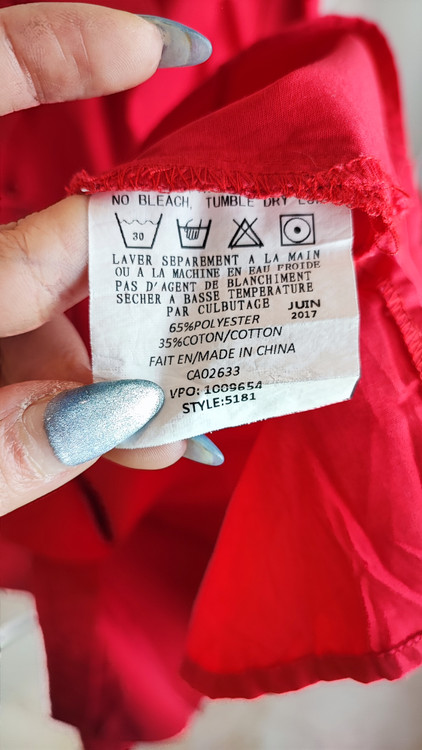 شومیز کار زنانه سایزبزرگ برند C.E.O. رنگ قرمز با لوگوی گلدوزی شده تایر کانادایی مناسب استایل کژوال