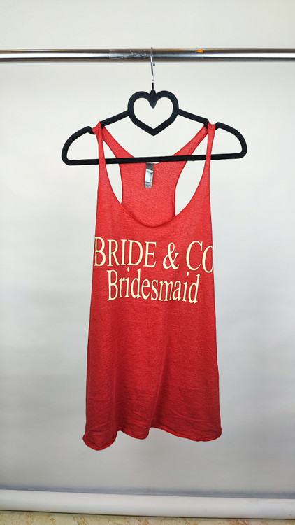 تعدادی تصویر از تاپ زنانه استوک نکس لول رنگ قرمز نوشته BRIDE & CO. Bridesmaid سایز لارج مناسب ساقدوش عروس