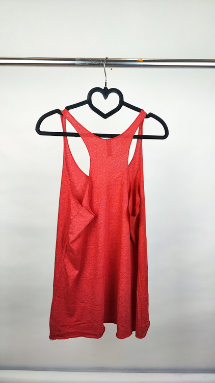 تعدادی تصویر از تاپ زنانه استوک نکس لول رنگ قرمز نوشته BRIDE & CO. Bridesmaid سایز لارج مناسب ساقدوش عروس