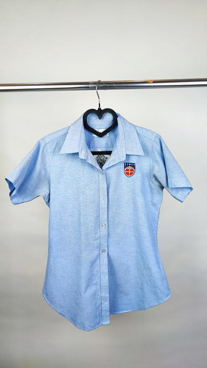 شومیز آستین کوتاه زنانه استوک وارداتی برند Becky Thatcher رنگ آبی روشن گرید C مناسب سایز ۳۸ و ۴۰ مدل کلاسیک