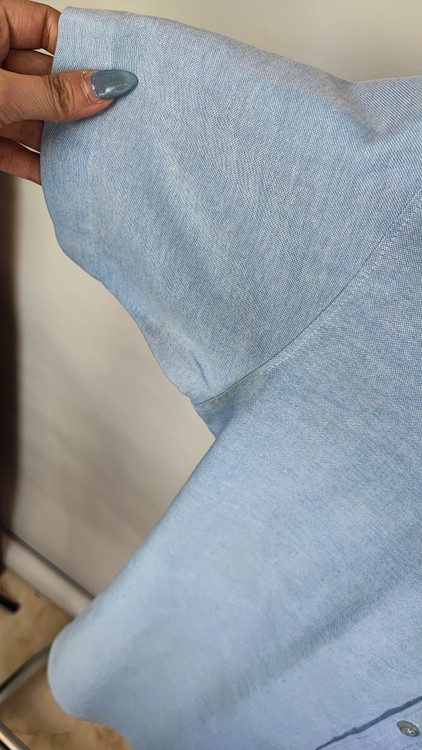 شومیز آستین کوتاه زنانه استوک وارداتی برند Becky Thatcher رنگ آبی روشن گرید C مناسب سایز ۳۸ و ۴۰ مدل کلاسیک