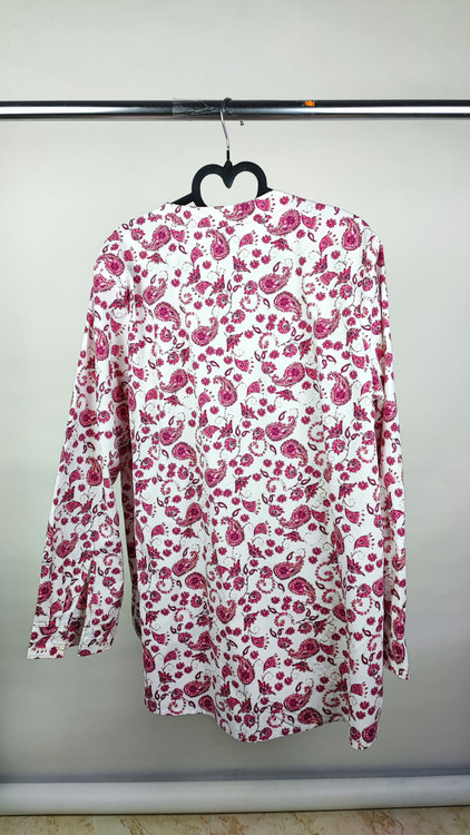 شومیز سایز بزرگ زنانه وارداتی برند Woman Within رنگ سفید با طرح بتهجقه صورتی گرید A مناسب سایز ۵۶ و