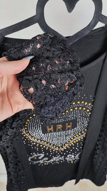 شومیز مشکی زنانه نگیندار برند استوک با رویه آستین گیپور ظریف سایز ۳۸ ۴۰