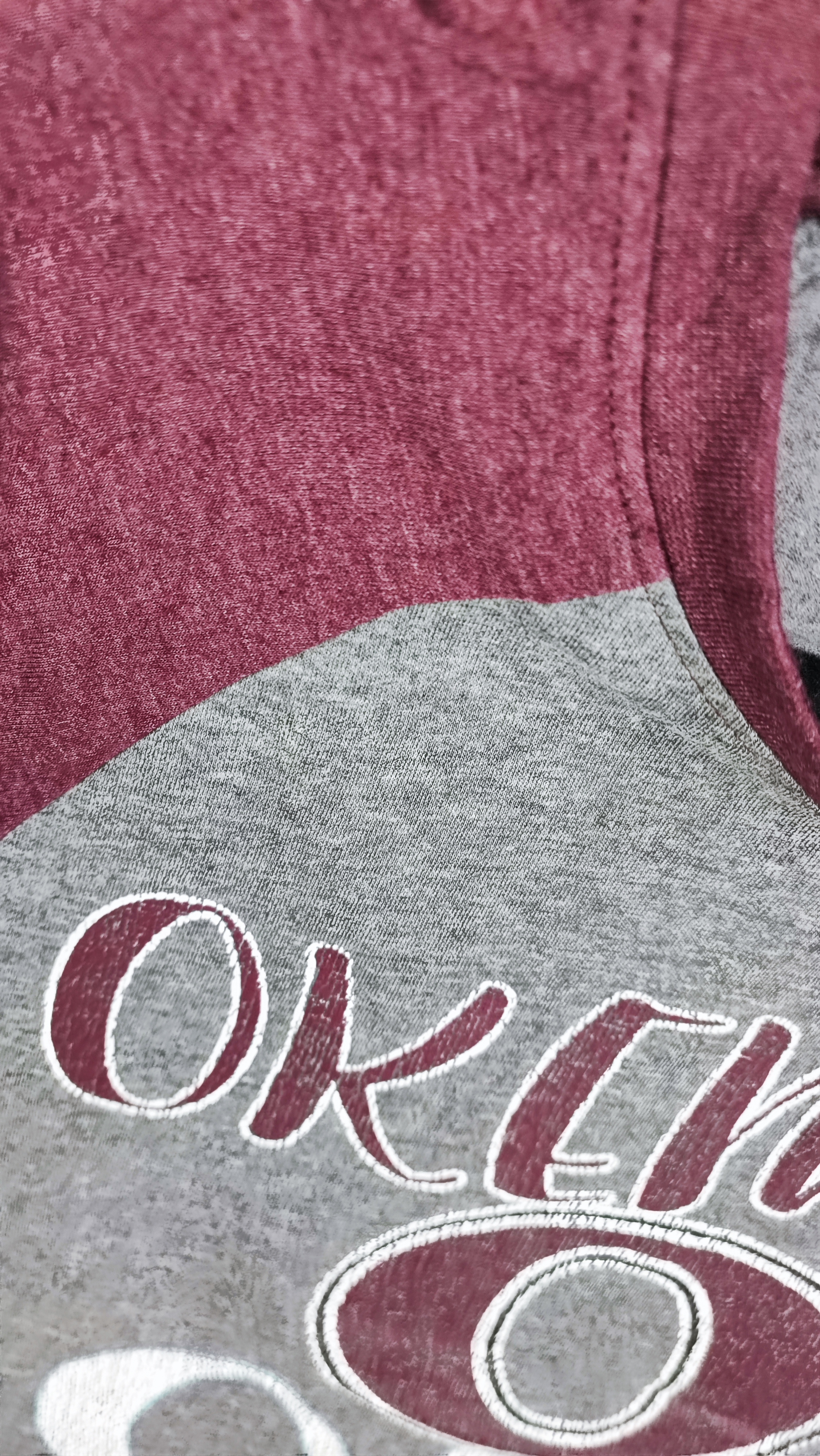 تیشرت زنانه استوک وارداتی برند پل اتلتیک رنگ طوسی و زرشکی آستین رگلان سایز ۳۸ تا ۴۰