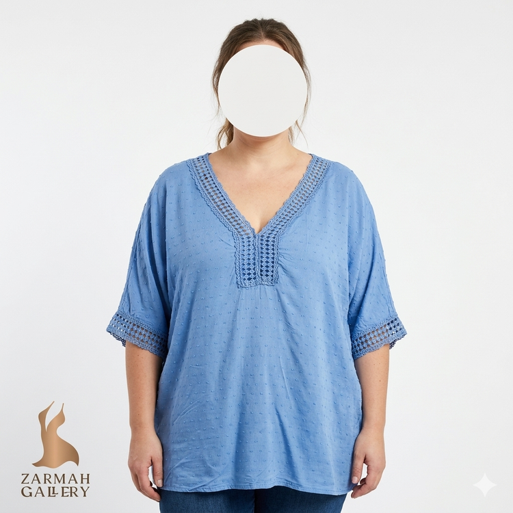 شومیز زنانه سایز بزرگ رنگ آبی روشن برند استوک وارداتی مدل یقه هفت گیپور دوزی شده