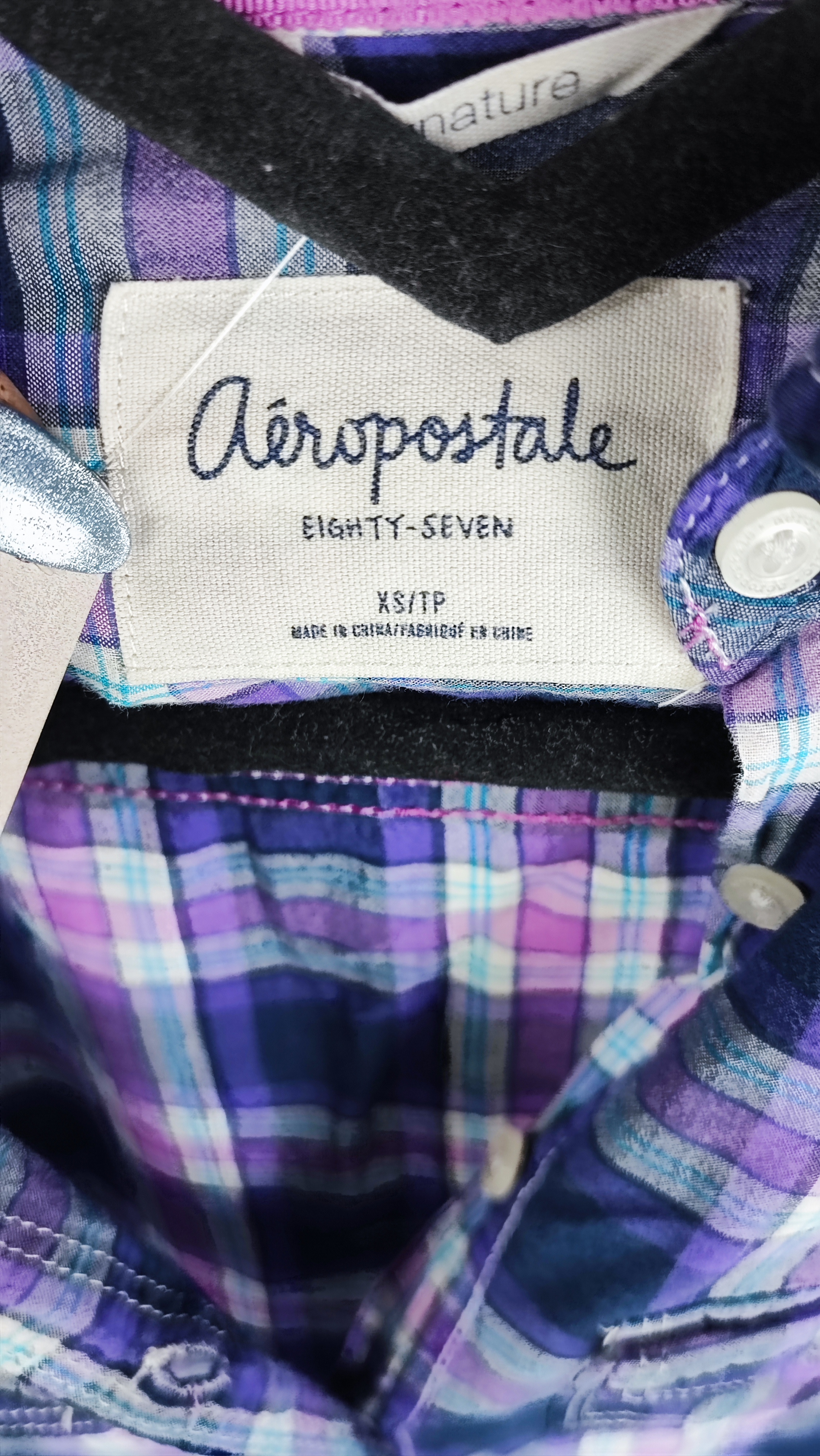 شومیز چهارخانه زنانه استوک برند آیروپوستال ترکیب رنگ بنفش و سرمهای جنس نخی وارداتی