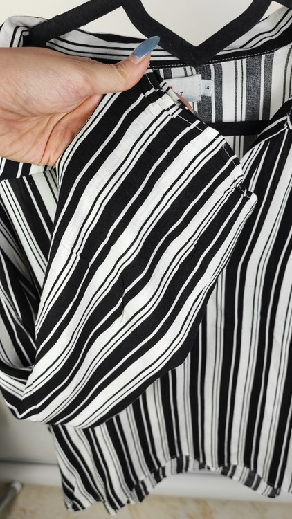 شومیز راه راه مشکی سفید زنانه برند TEMT استوک وارداتی سایز بزرگ تنخور شیک مناسب استایل رسمی و کژوال