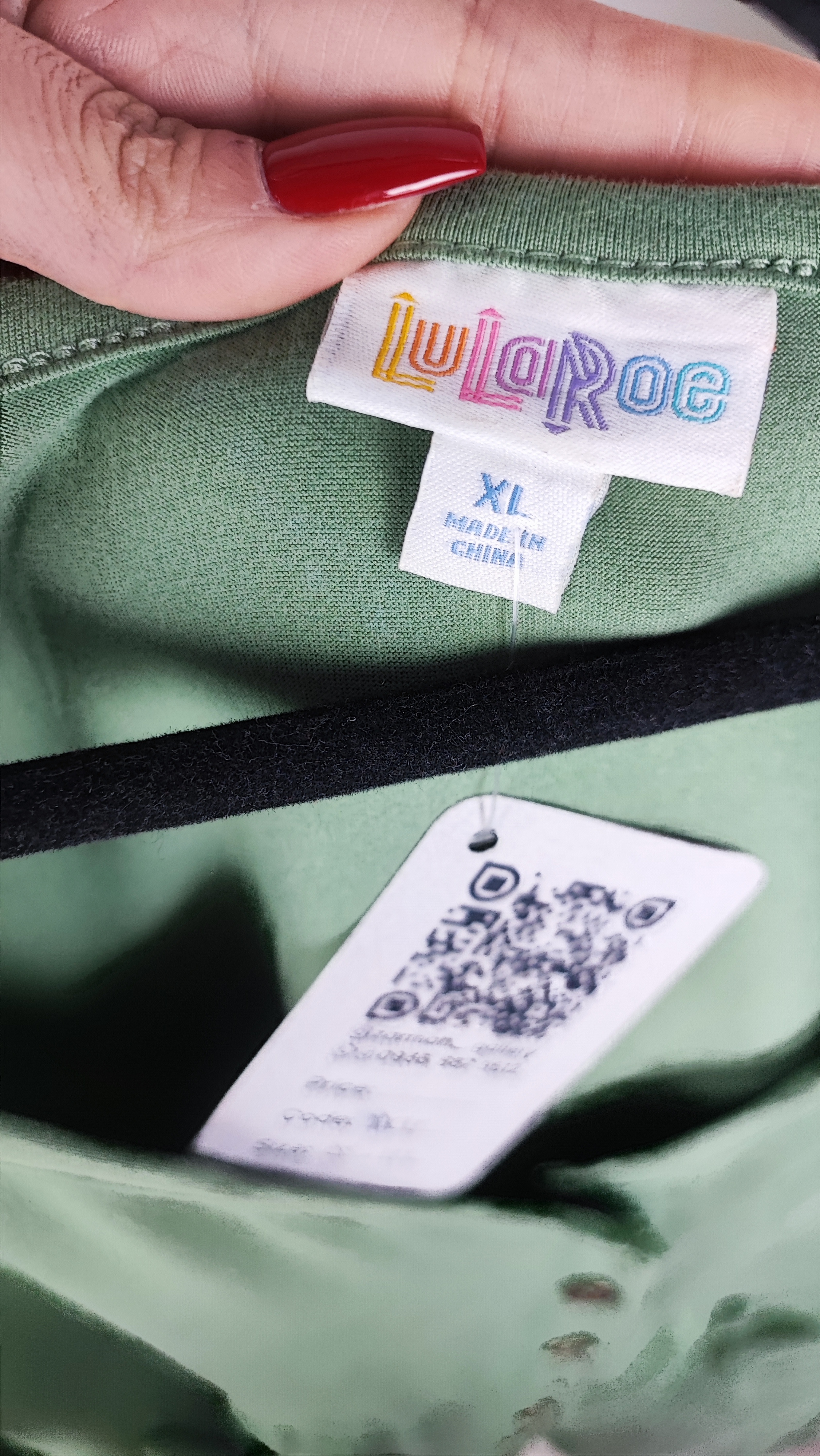 پیراهن نخی زنانه سایز بزرگ برند لولارو رنگ سبز دکمهدار استوک وارداتی درجه یک موجود در زرماه گالری