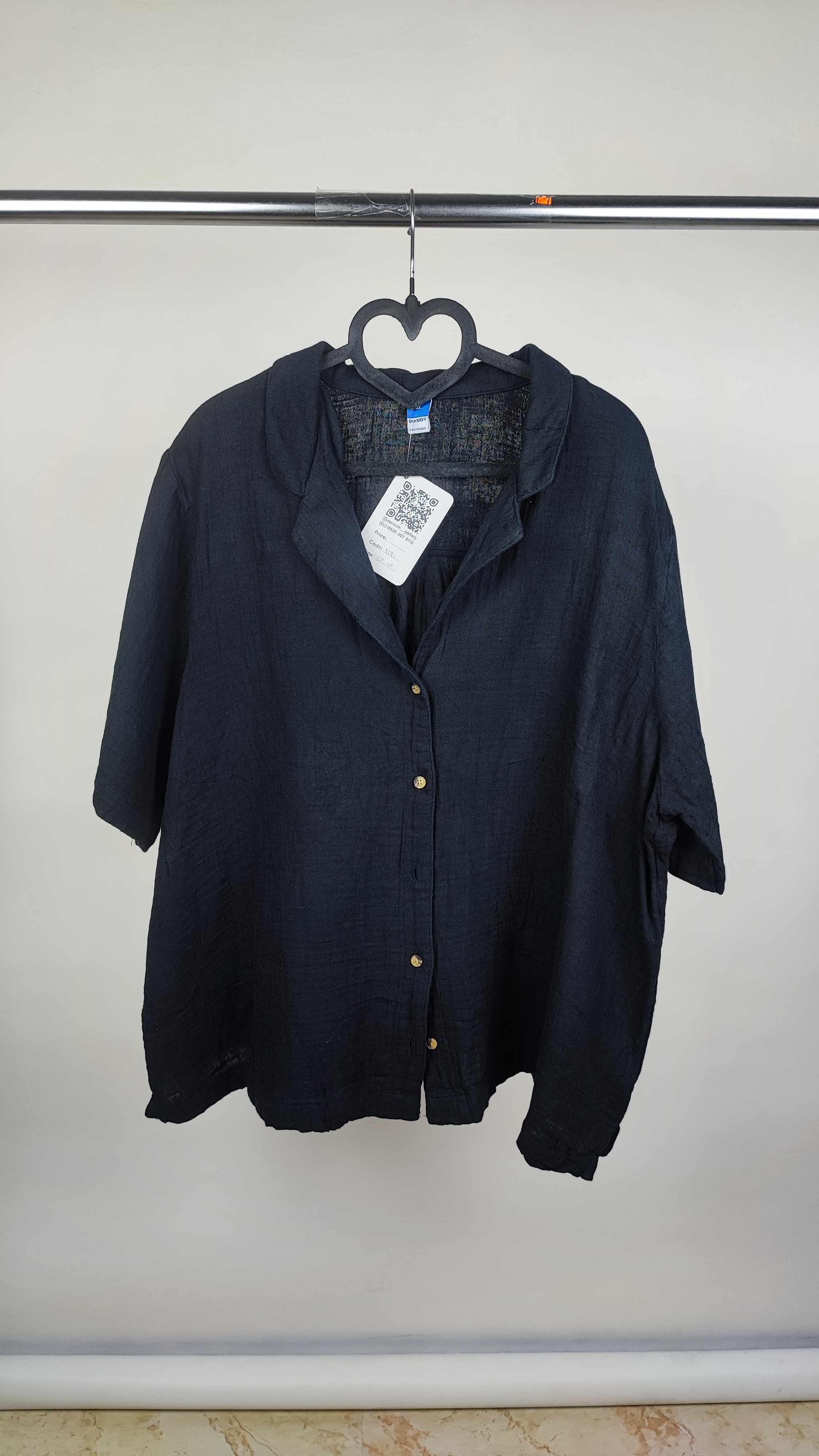 شومیز آستین کوتاه زنانه سایز بزرگ برند Old Navy رنگ مشکی جنس نخی مناسب استایل روزمره و تابستانی