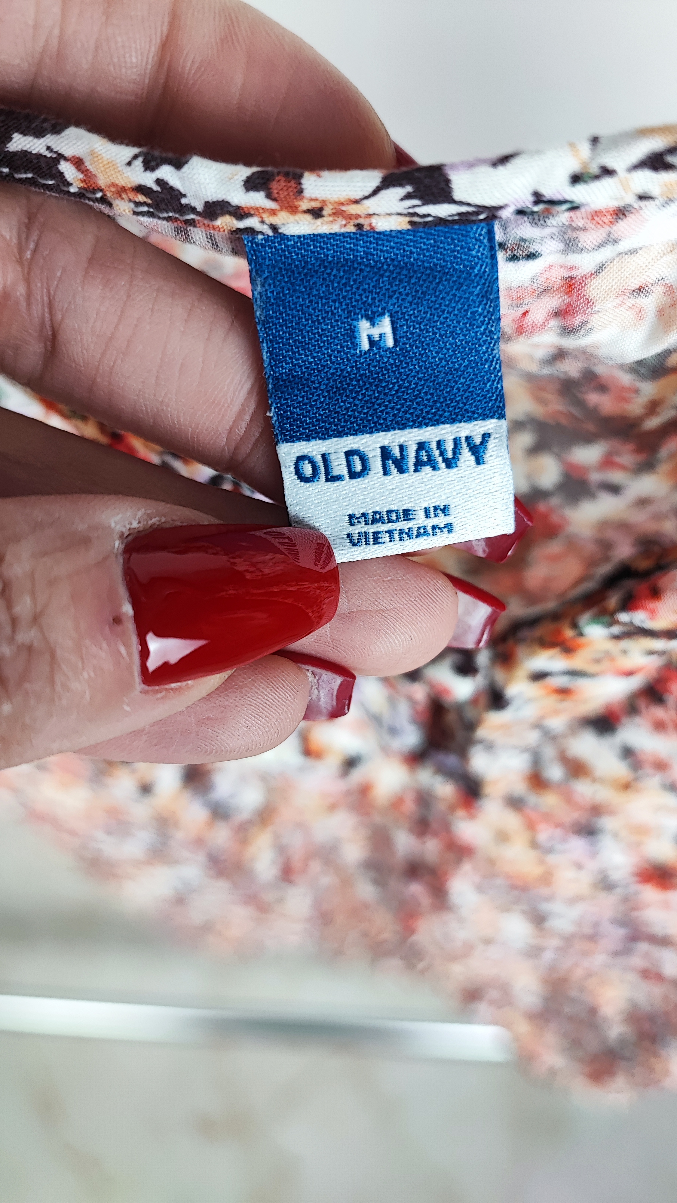 تاپ زنانه نخی بند سوزنی برند اولد نیوی (Old Navy) طرحدار گلگلی رنگی مناسب فصل گرما