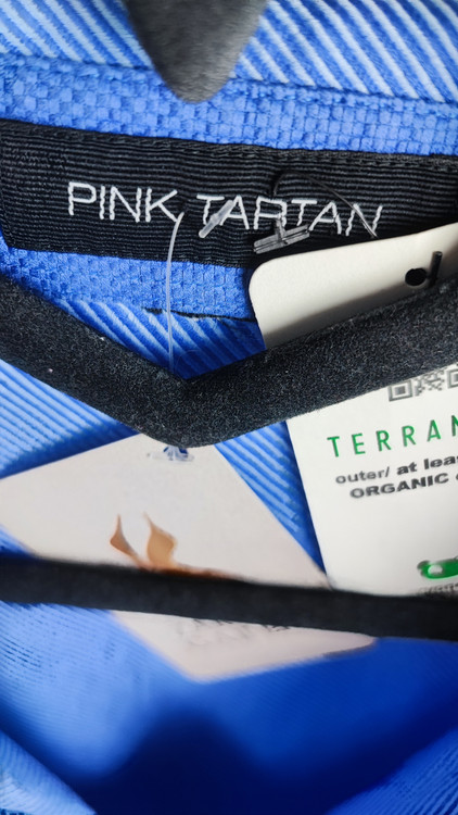 شومیز زنانه استوک اروپایی برند پینک تارتان (Pink Tartan) رنگ آبی با بافت ریز دابی سایز مدیوم مناسب استایل رسمی و کژوال