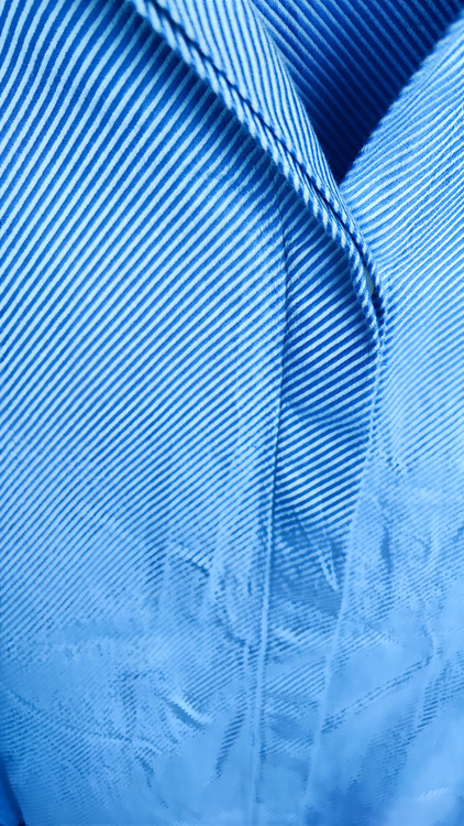 شومیز زنانه استوک اروپایی برند پینک تارتان (Pink Tartan) رنگ آبی با بافت ریز دابی سایز مدیوم مناسب استایل رسمی و کژوال