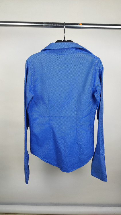 شومیز زنانه استوک اروپایی برند پینک تارتان (Pink Tartan) رنگ آبی با بافت ریز دابی سایز مدیوم مناسب استایل رسمی و کژوال