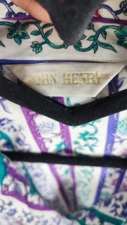 شومیز زنانه سایز بزرگ برند جان هنری استوک وارداتی طرحدار رنگی مناسب فصل گرم