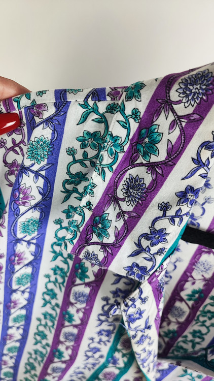 شومیز زنانه سایز بزرگ برند جان هنری استوک وارداتی طرحدار رنگی مناسب فصل گرم