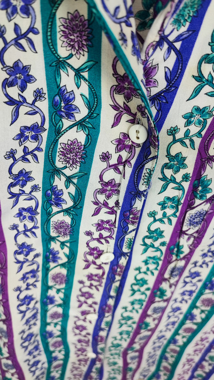 شومیز زنانه سایز بزرگ برند جان هنری استوک وارداتی طرحدار رنگی مناسب فصل گرم