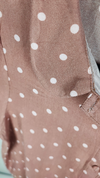 شومیز زنانه آستین کوتاه خالدار رنگ کالباسی برند دیوید جونز کد 1908 استوک اروپایی گرید