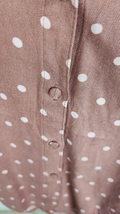 شومیز زنانه آستین کوتاه خالدار رنگ کالباسی برند دیوید جونز کد 1908 استوک اروپایی گرید