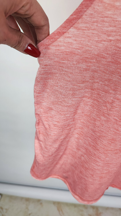 تاپ زنانه رکابی رنگ گلبهی ملانژ استوک وارداتی مناسب استایل ورزشی و کژوال