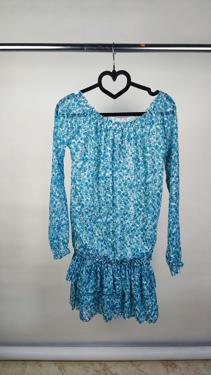 پیراهن زنانه آبی گلدار مدل سرشانه قایقی برند استوک خارجی کد 908 با ایراد جزئی در دوخت