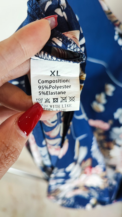 شومیز زنانه سایز بزرگ استوک وارداتی طرح گلدار رنگ سرمهای کد ۲۳۰۷ تنخور مدل