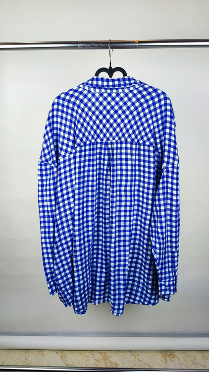 شومیز چهارخانه آبی و سفید زنانه سایزبزرگ برند اباند استوک اروپایی وارداتی جنس نخی ویسکوز