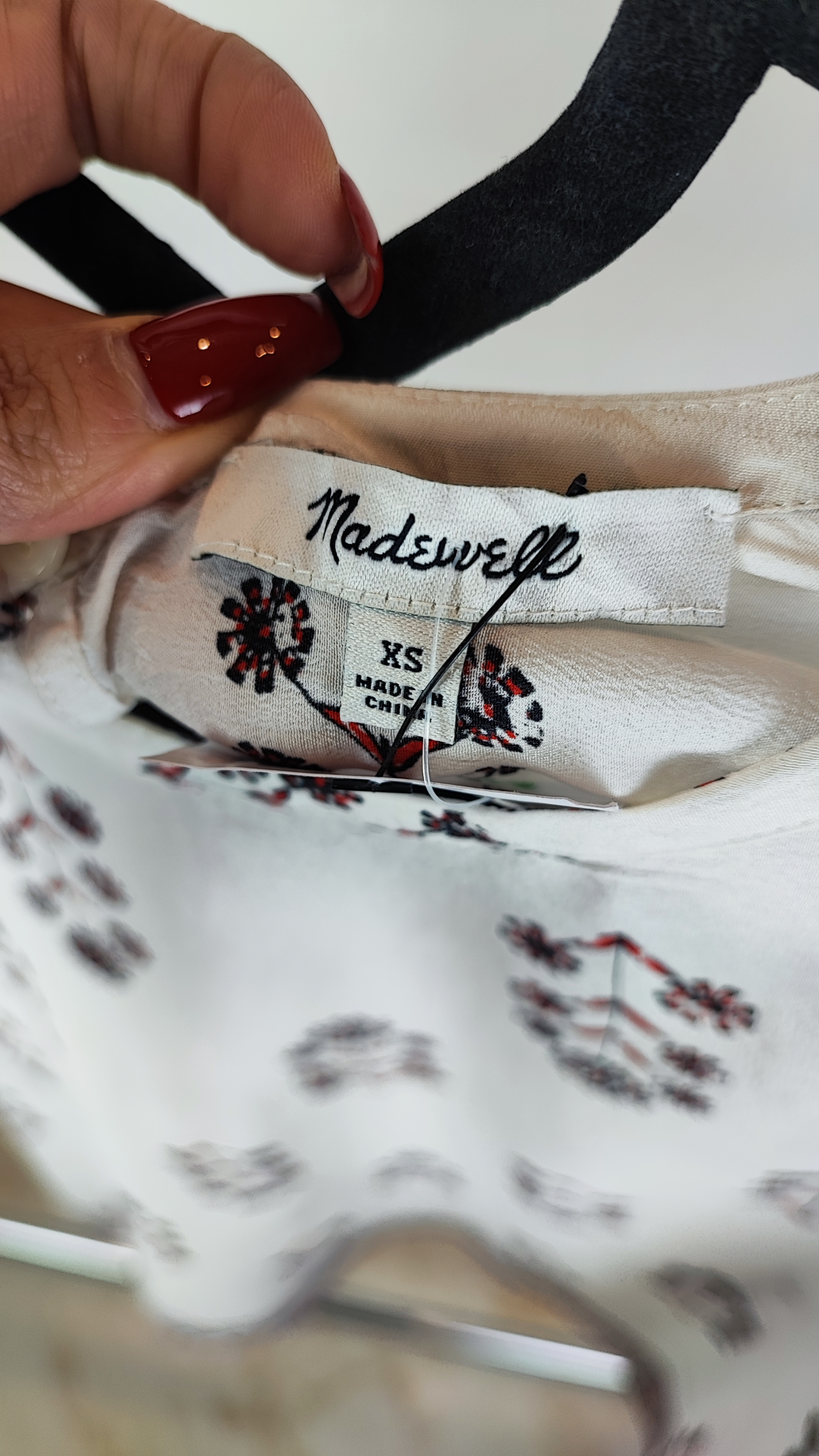 شومیز زنانه سفید برند Madewell طرحدار گلگلی ریز آستین کوتاه مناسب استایل تابستانی و کژوال