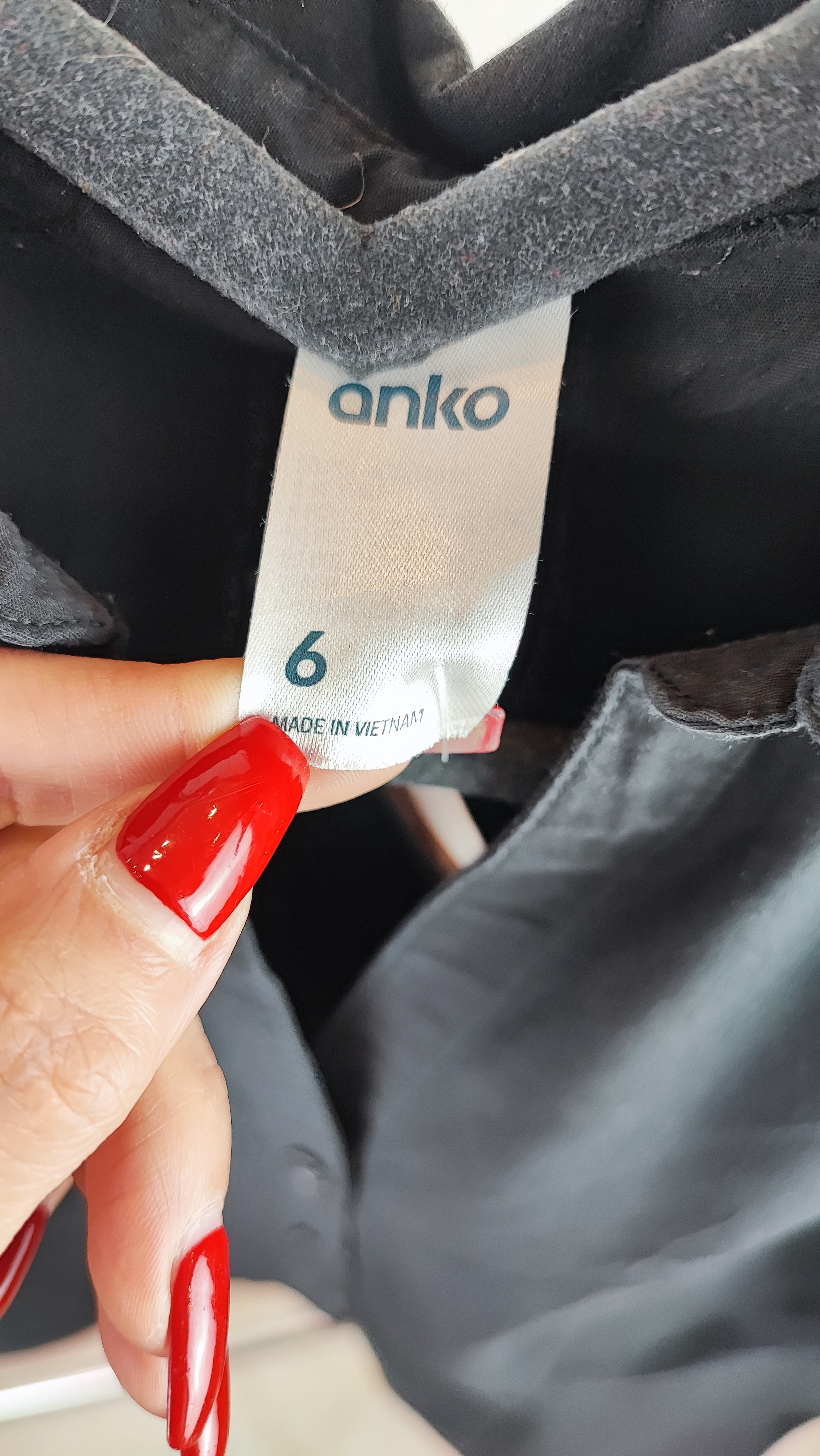 شومیز نخی مشکی زنانه برند انکو (anko) استوک وارداتی کد ۱۸۴۲ مناسب استایل رسمی و اداری