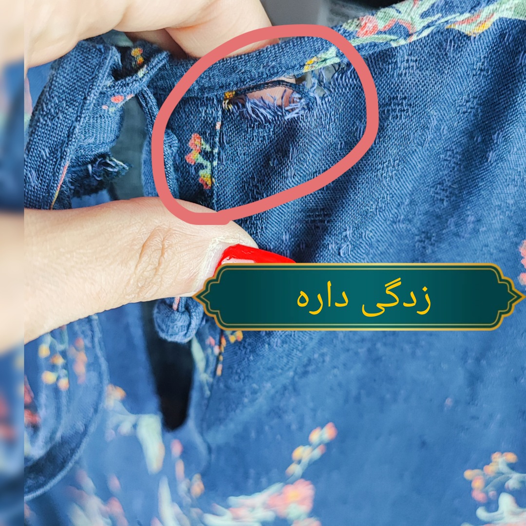 شومیز نخی زنانه آبی کاربنی گلدار برند لاکی برند سایز بزرگ با یقه کرواتی مناسب استایل بهاری