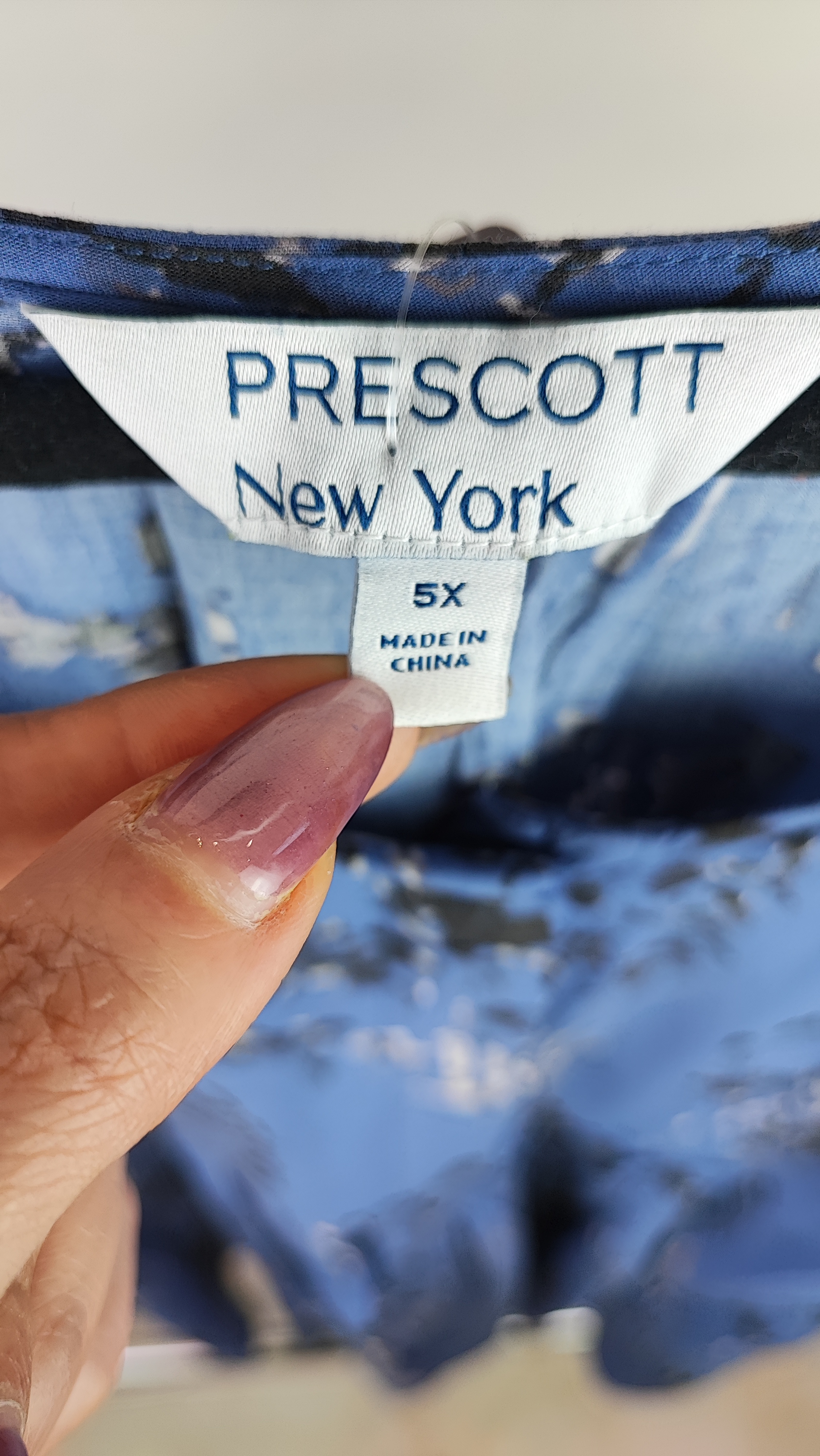 تاپ زنانه سایز بزرگ برند Prescott New York رنگ آبی طرحدار استوک وارداتی مناسب سایز