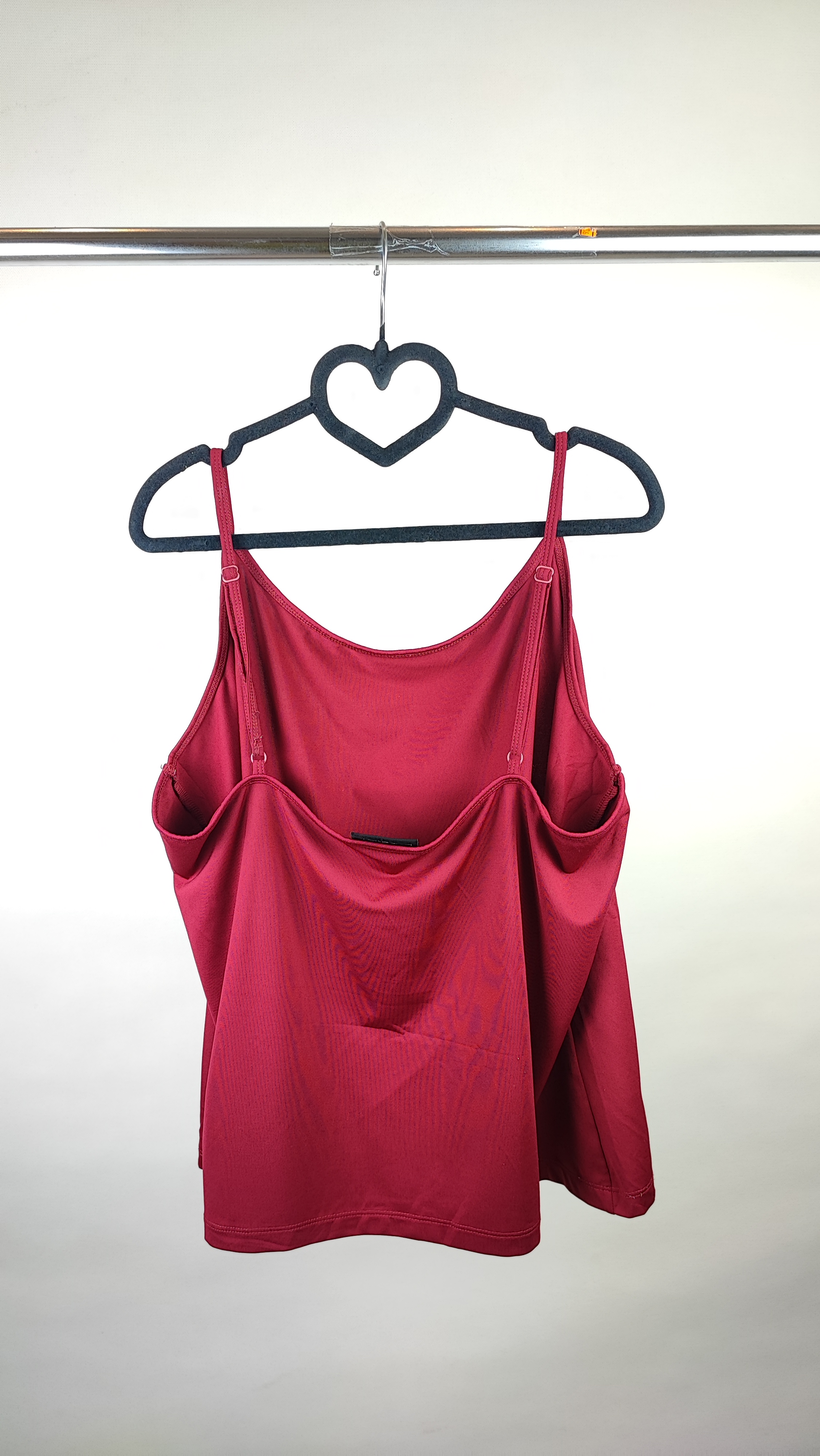 تاپ زنانه استوک برند Lane Bryant رنگ زرشکی سایز بزرگ مناسب استایل راحتی و روزمره