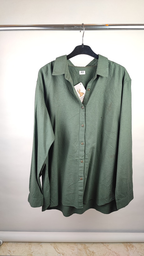 شومیز نخی سبز زیتونی سایزبزرگ زنانه برند یونیکلو (Uniqlo) استوک وارداتی کد ۱۹۸۰ زرماه گالری