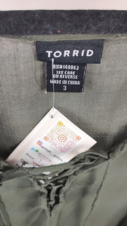 شومیز زنانه سایزبزرگ سبز ارتشی بنددار برند TORRID کد 2018 مناسب سایز 60
