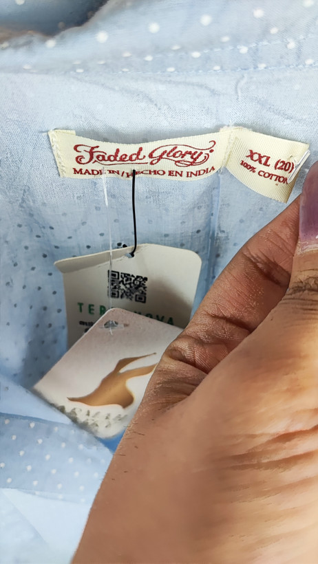 تاپ زنانه سایزبزرگ Faded Glory آبی روشن خالدار سفید ۱۰۰% پنبه استوک وارداتی گرید A با دو جیب و یقه مردانه