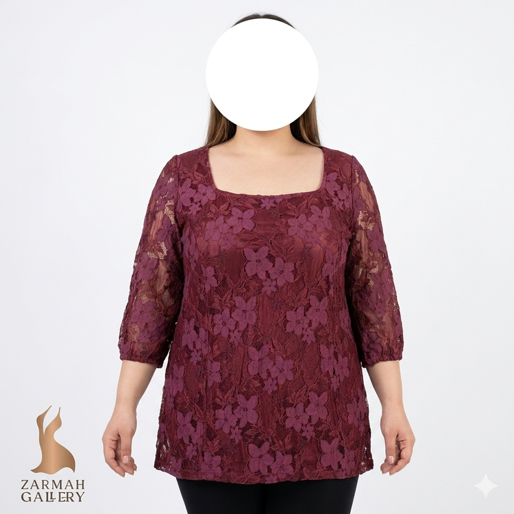 شومیز زنانه سایز بزرگ برند BloomChic رنگ زرشکی با طراحی گیپور گلدار مجلسی، استوک وارداتی گرید A، مناسب سایز ۴۸ و