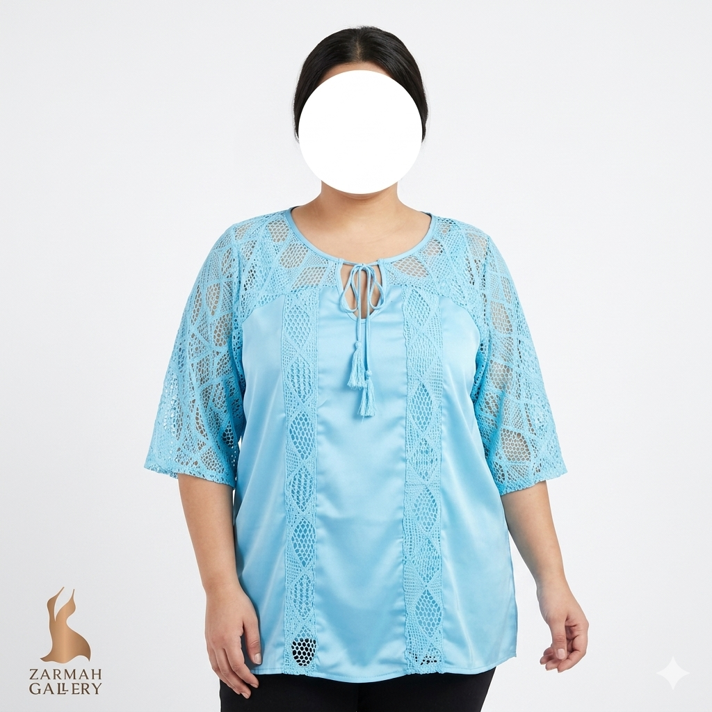 شومیز سایزبزرگ زنانه استوک وارداتی رنگ آبی آسمانی مدل آستین خفاشی با تزیینات گیپور و یقه بنددار در جلو