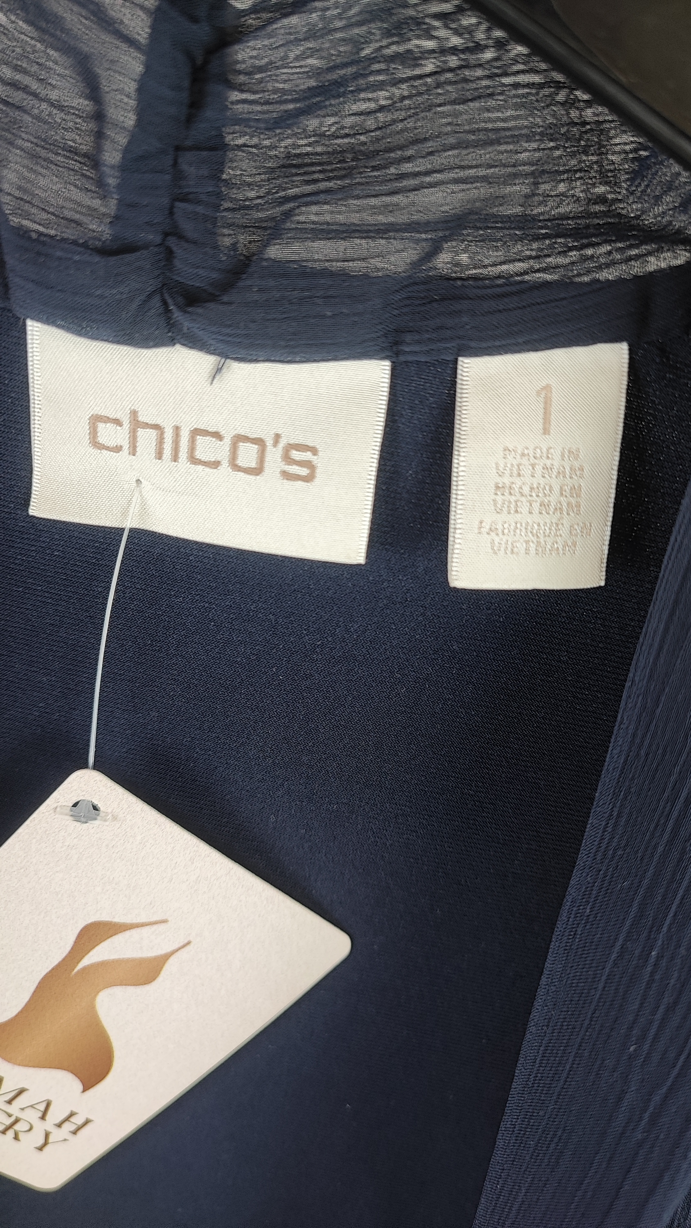 شومیز رویه زنانه سرمهای برند Chico's، مناسب استایل مجلسی و نیمهرسمی